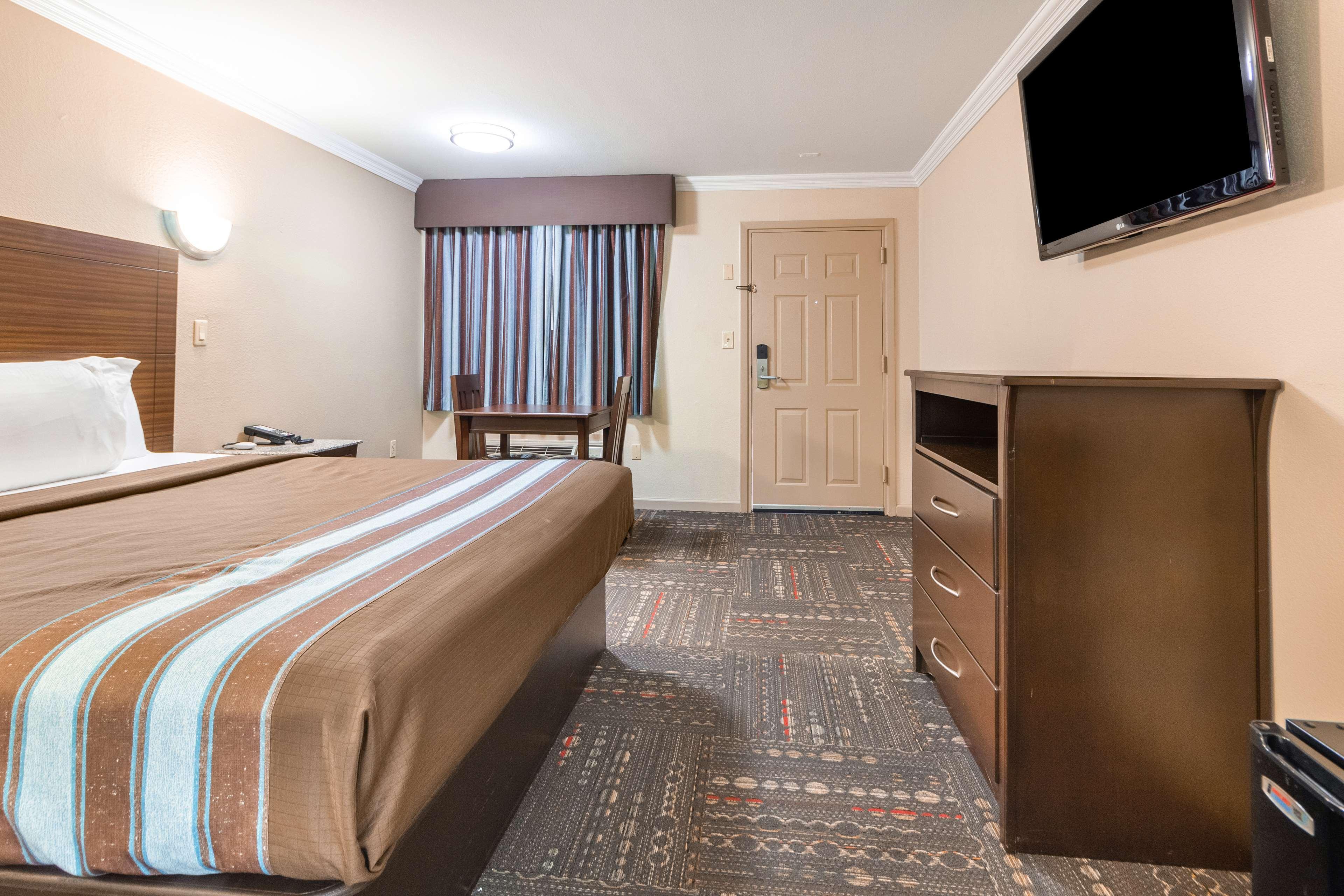 Hotel Dan Inn Uberaba & Convencoes By Nacional Inn 外观 照片